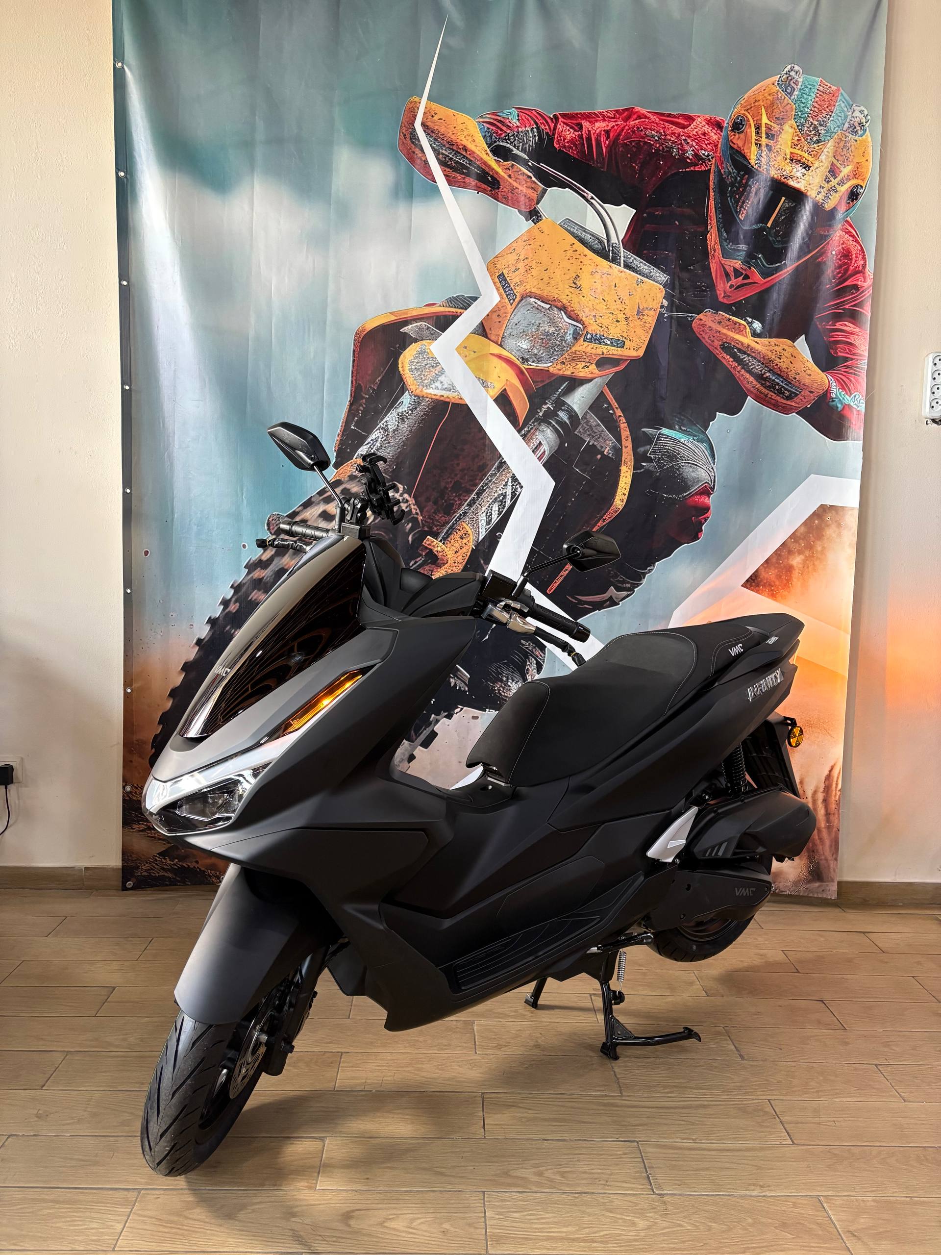 Скутер VMC INFINITY Инжектор СЕРИЯ T1700 (Черный матовый)