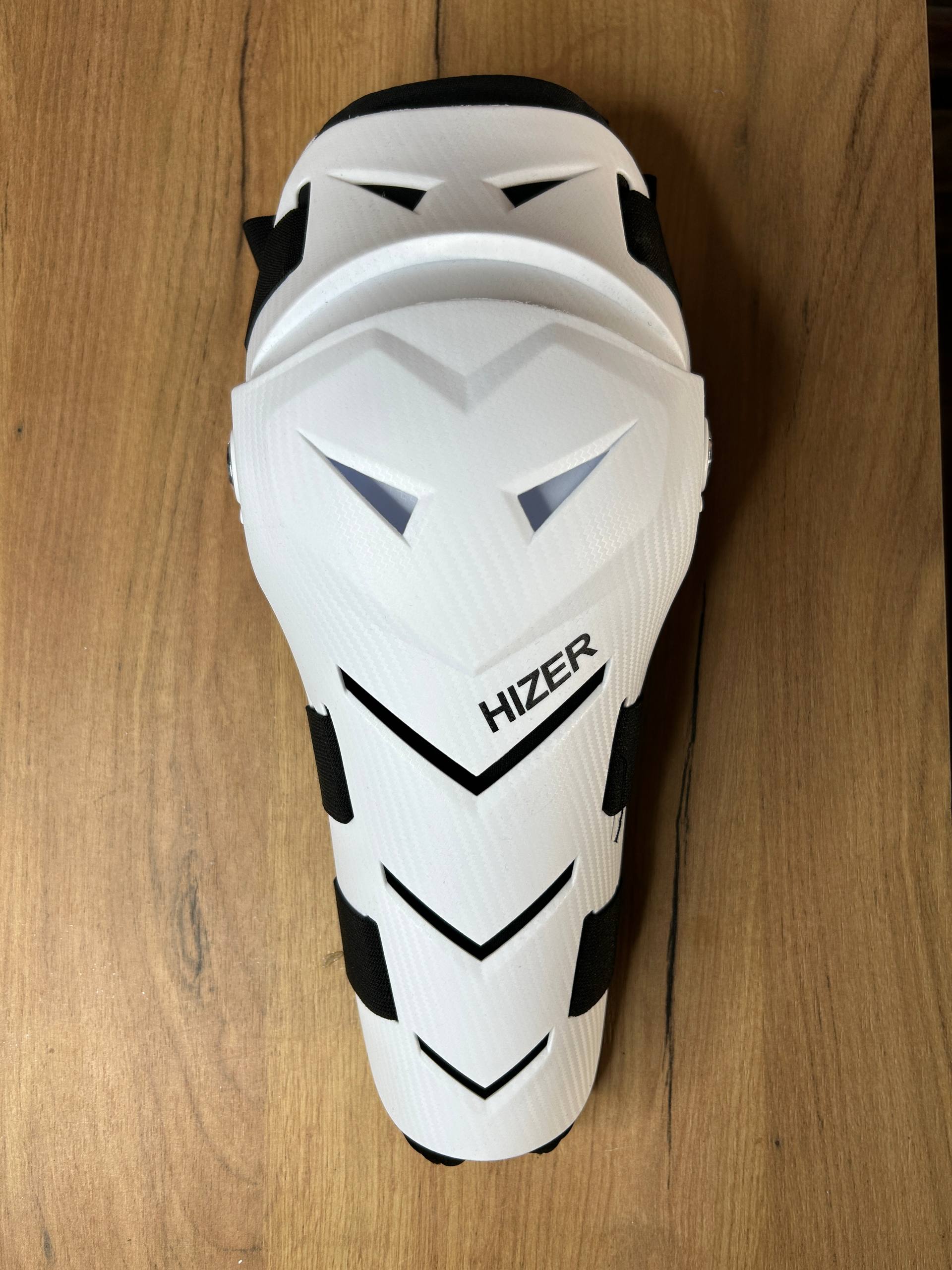 Защита колен HIZER D08