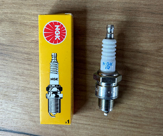 Свеча BPR7HS NGK Стелс 2х-тактн.